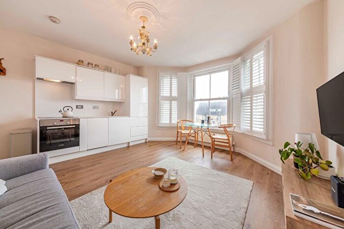 2 Bedroom Flat To Rent In Mount Ephraim Road, Streatham Hill, SW16