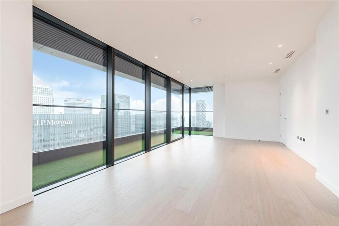 2 Bedroom Flat To Rent In Bagshaw Building, Wards Place, E14