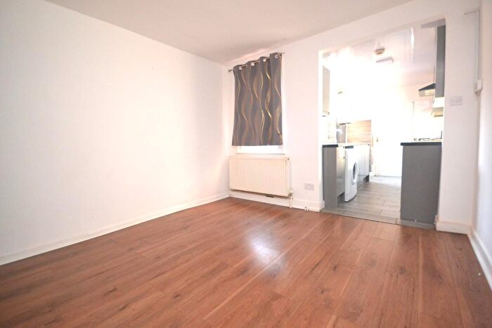 5 Bedroom Terraced House To Rent In Elm Park Road, Reading, RG30