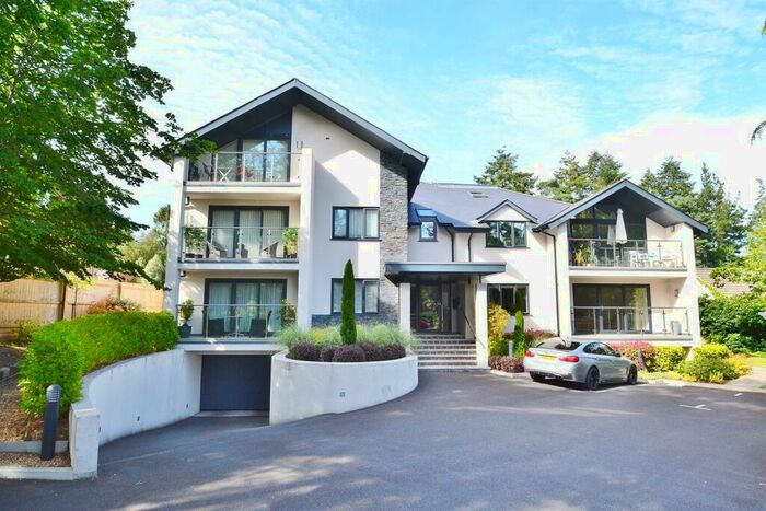 3 Bedroom Flat To Rent In Ferndown, BH22