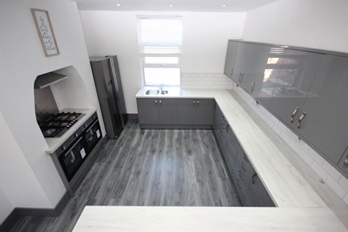 7 Bedroom Terraced House To Rent In Hartington Road, L15