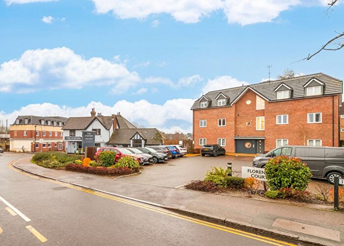 2 Bedroom Flat For Sale In Park Lane, Knebworth, Hertfordshire, SG3