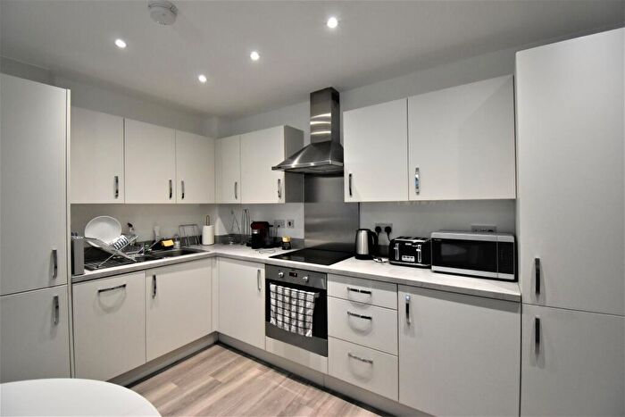 2 Bedroom Apartment To Rent In Beaulieu Place, Hook, RG27