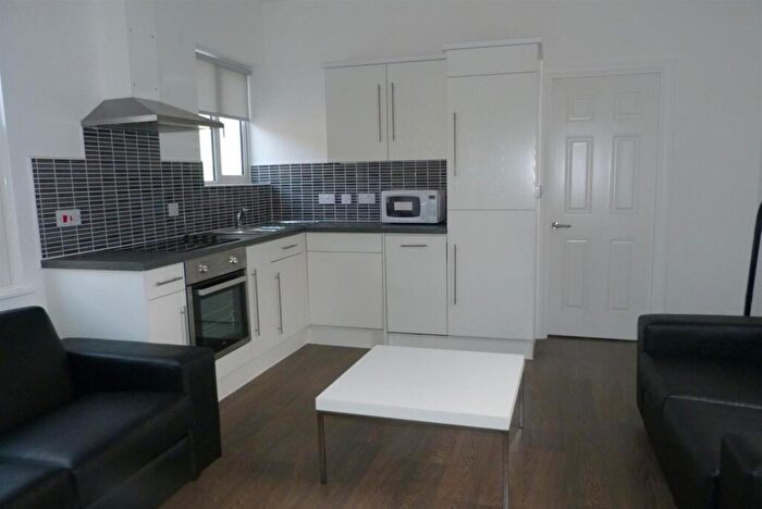2 Bedroom Flat To Rent In Bangor Street, Roath, CF24