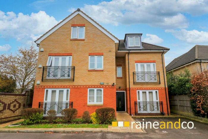 2 Bedroom Flat To Rent In Longfield House, Hatfield, AL10