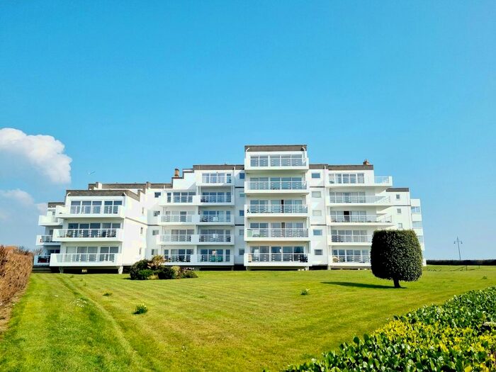 2 Bedroom Flat To Rent In Royal Parade, Eastbourne, BN22