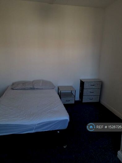 4 Bedroom Terraced House To Rent In Thurston Street, Burnley, BB11