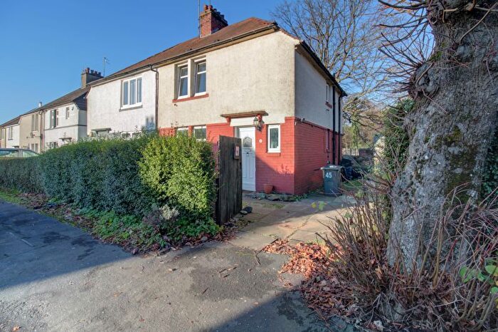 3 Bedroom Semi Detached House For Sale In Strowans Road, Dumbarton, G82