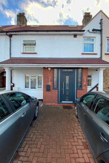 4 Bedroom Terraced House To Rent In East Avenue, Southall, UB1