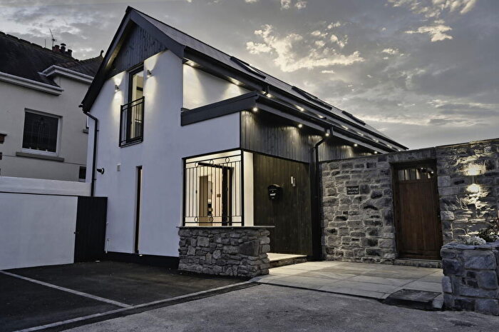 3 Bedroom Detached House For Sale In Arlington Road, Porthcawl, CF36