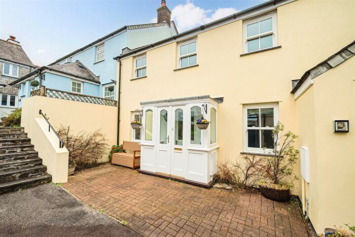 2 Bedroom Flat For Sale In Lemon Hill Gardens, Mylor Bridge, Falmouth, TR11