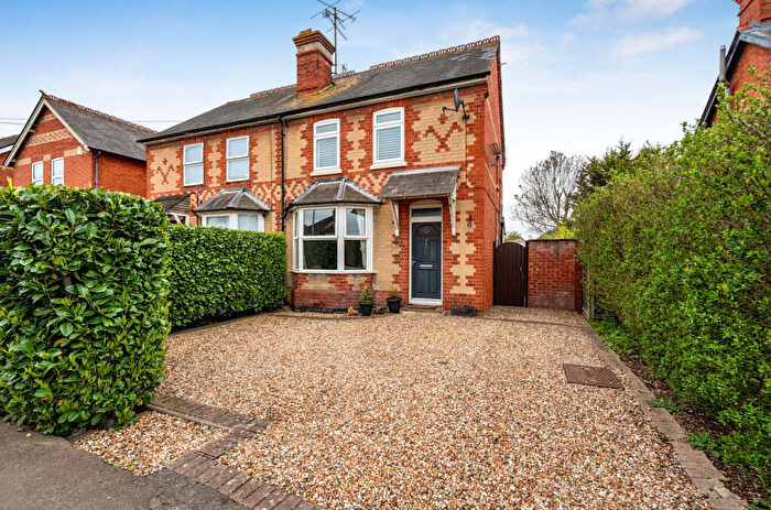 2 Bedroom Semi Detached House For Sale In Whitley Wood Lane, Reading, Berkshire, RG2