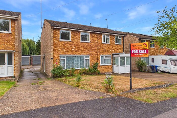 3 Bedroom Semi Detached House For Sale In Meadow Rise, Tiffield, NN12