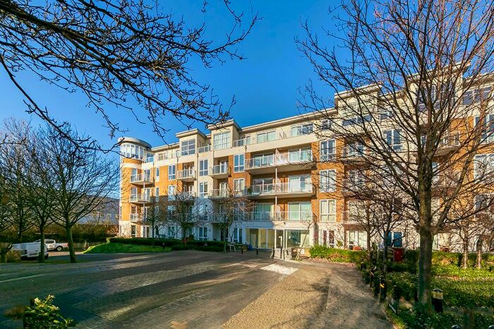 2 Bedroom Flat To Rent In Mellis Avenue, Kew, TW9