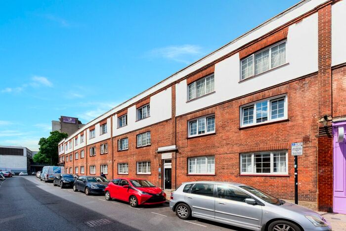 2 Bedroom Flat To Rent In Ranelagh Gardens, London, SW6
