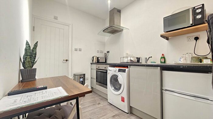 Studio To Rent In Alderney Road, Erith, DA8