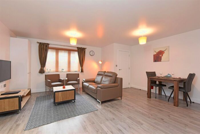 1 Bedroom Flat To Rent In Ground Floor, Queens Road, Farnborough, GU14