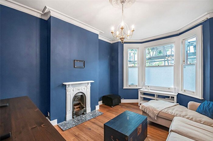 1 Bedroom Flat For Sale In Fallsbrook Road, Furzedown, SW16
