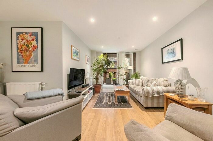 2 Bedroom Flat To Rent In Orton House, Plough Lane, London, SW17