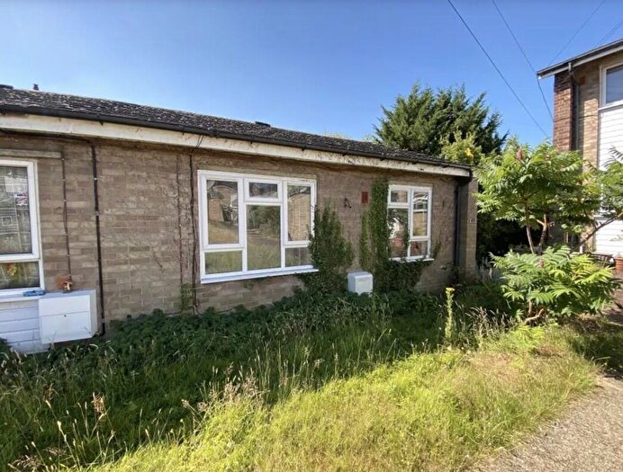 1 Bedroom Bungalow For Sale In Wayside, Potters Bar, EN6