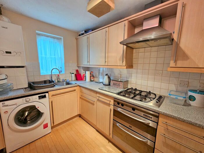 2 Bedroom Flat To Rent In Avro Close, Southampton, SO15