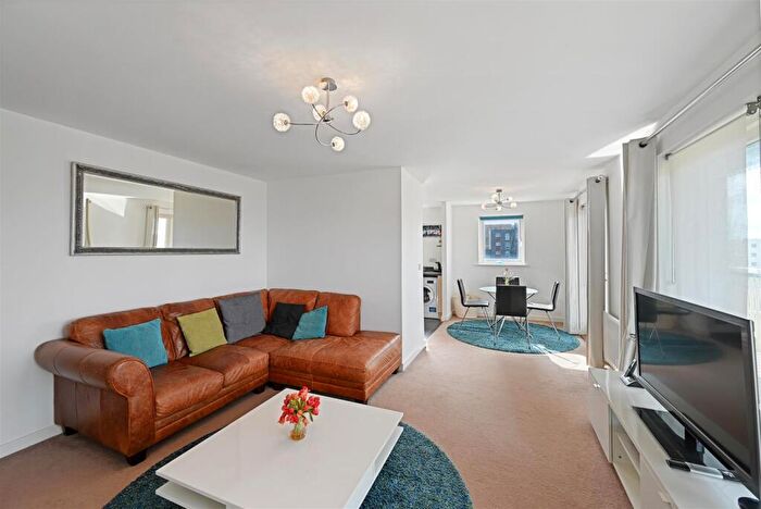 1 Bedroom Flat For Sale In Harlequin Close, Barking, IG11