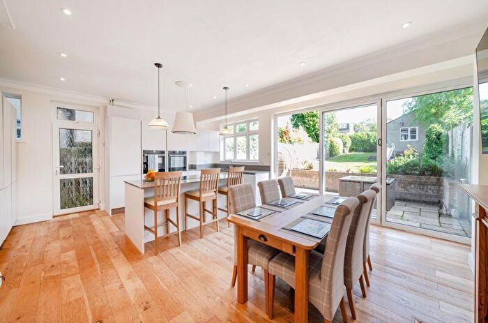 4 Bedroom Semi Detached House For Sale In Kendall Avenue South, Sanderstead, CR2