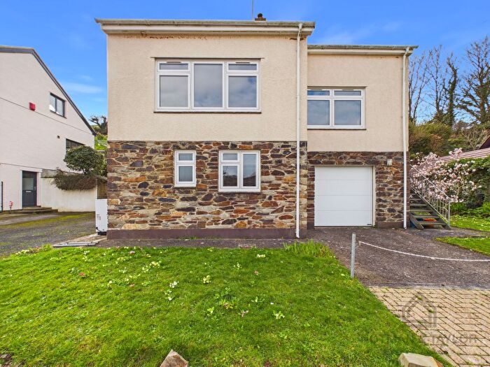 5 Bedroom Detached House For Sale In Coombe Park Close, Cawsand, PL10
