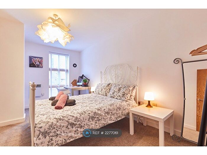 2 Bedroom Flat To Rent In Hornbeam Way, Manchester, M4