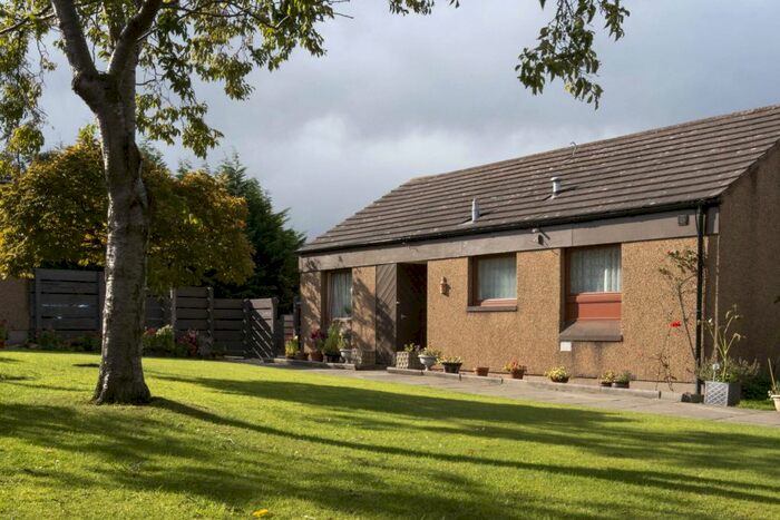 Studio To Rent In Stuart Square, Craigmount View, East Craigs, Edinburgh, EH12