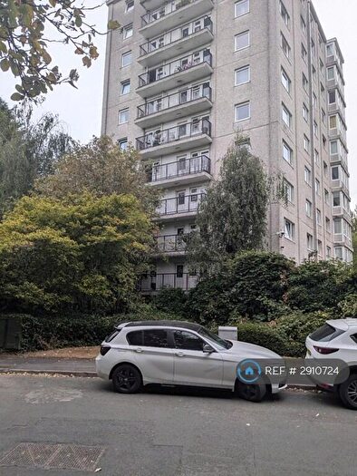 2 Bedroom Flat To Rent In Tilehurst Court, Salford, M7