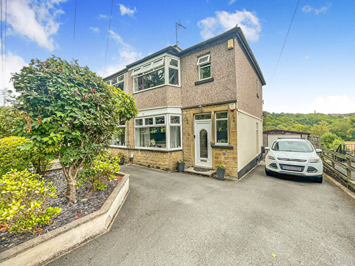 3 Bedroom Semi Detached House For Sale In Meltham Road, Lockwood, Huddersfield, Kirklees, HD4