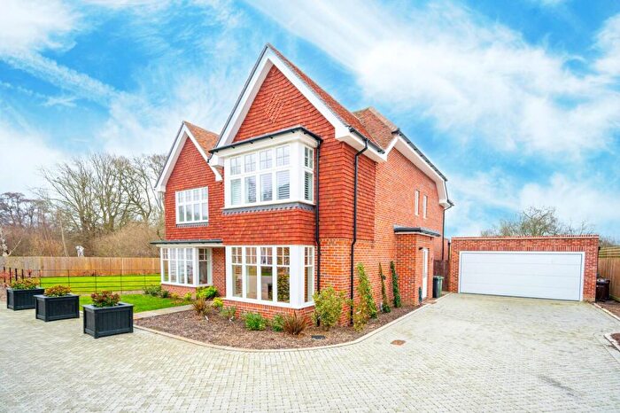 4 Bedroom Detached House To Rent In Blue Bell Rise, Worplesdon, Guildford, GU3