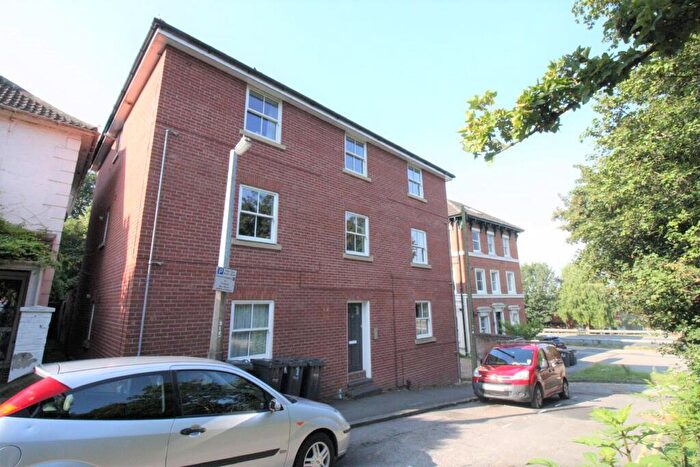 1 Bedroom Flat To Rent In Elm Grove Road, Salisbury, SP1