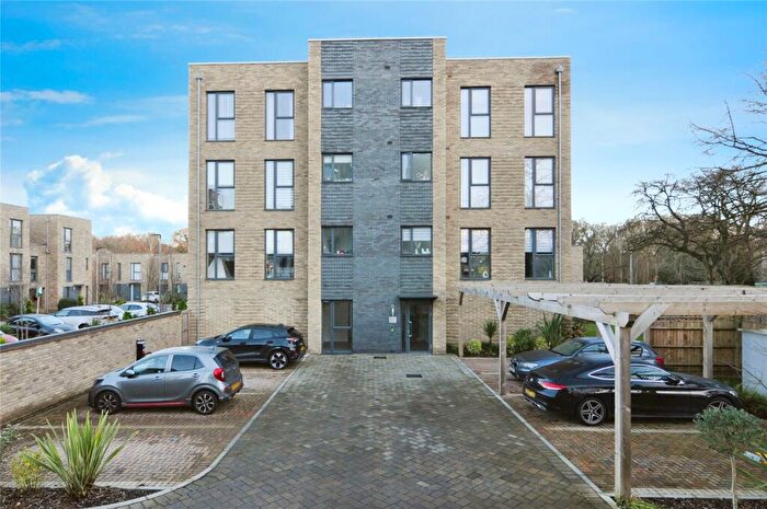 2 Bedroom Flat For Sale In Peregrine Drive, Brentwood, Essex, CM13