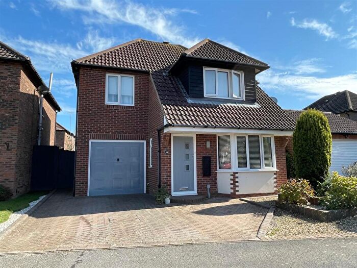 4 Bedroom Detached House For Sale In Barwick Close, Parklands, Rustington, BN16