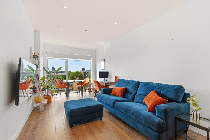 1 Bedroom Flat For Sale In Dalston Lane, London, E8