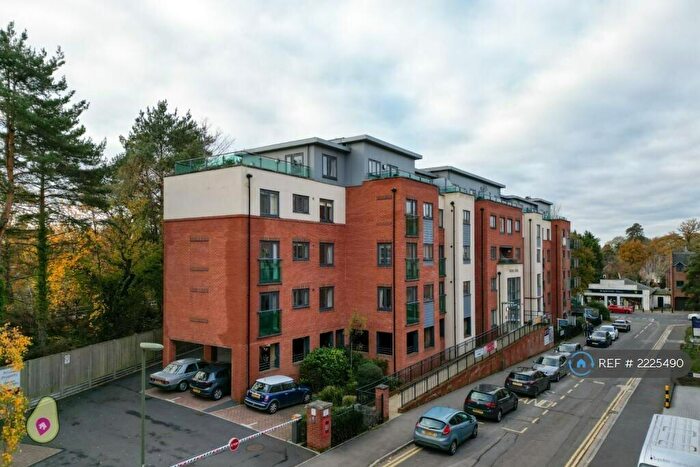 1 Bedroom Flat To Rent In Stokes Lodge, Camberley, GU15