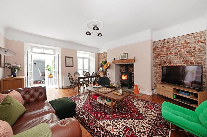 2 Bedroom Flat For Sale In Victoria Way, London, SE7