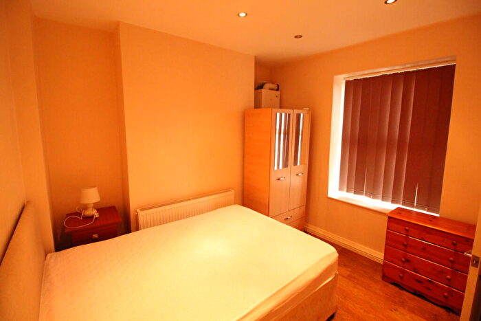1 Bedroom Flat To Rent In Dumfries Street, Luton, Bedfordshire, LU1