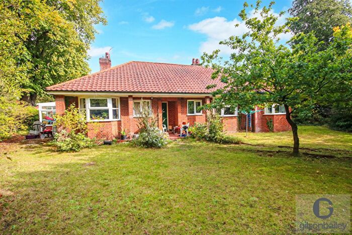 6 Bedroom Chalet For Sale In Earlham Road, Norwich, NR4