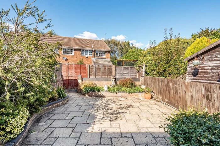 3 Bedroom Terraced House For Sale In Meadow Close, Thatcham, RG19