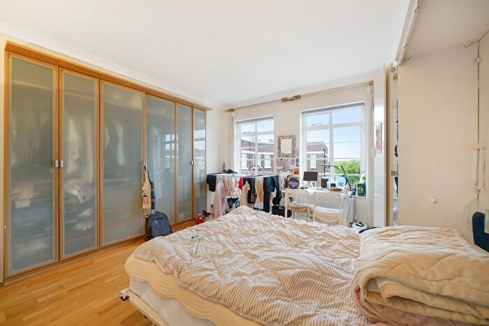 Studio To Rent In Rossmore Court, Park Road, NW1