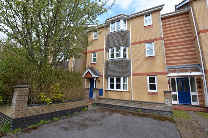 1 Bedroom Flat To Rent In Demesne Furze, Headington, Oxford, OX3