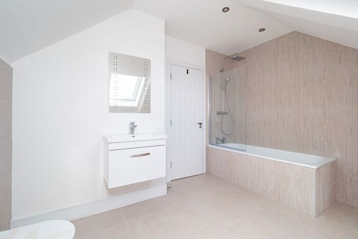 1 Bedroom Flat For Sale In Grove Road, Sutton, SM1