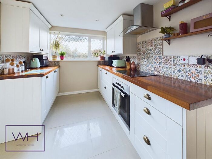 5 Bedroom Semi-Detached House For Sale In Breydon Avenue, Cusworth, Doncaster, DN5