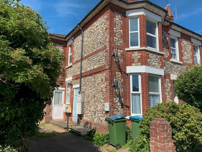 1 Bedroom Flat To Rent In Connaught Road, Littlehampton, BN17