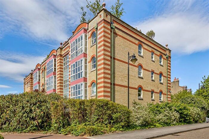 2 Bedroom Flat For Sale In Keble Place, Barnes, SW13
