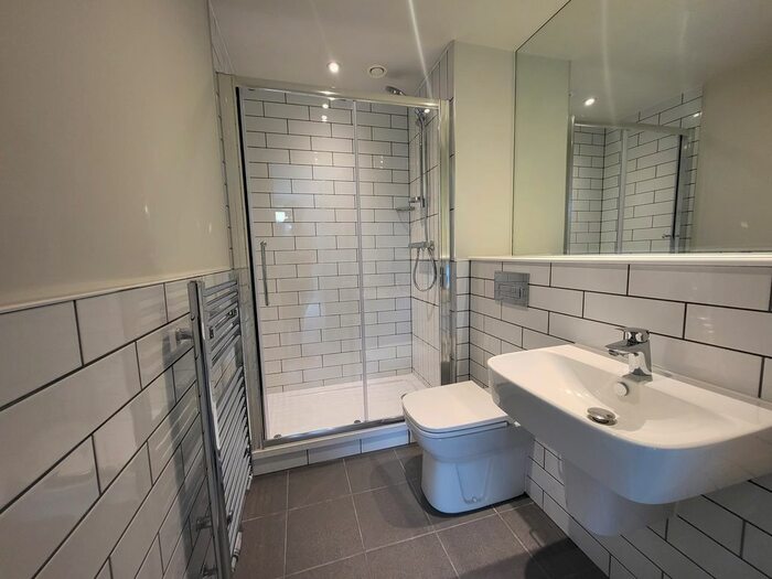 1 Bedroom Flat To Rent In William Street, Slough, Buckinghamshire, SL1