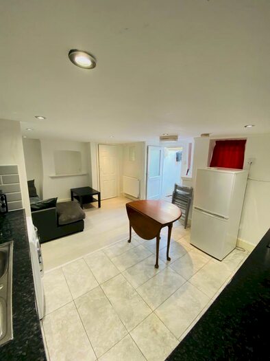 1 Bedroom Apartment To Rent In James Street, East Oxford, OX4